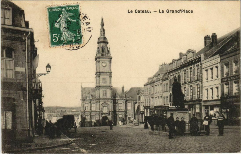 Carte postale ancienne Le Cateau - La Grande Rue