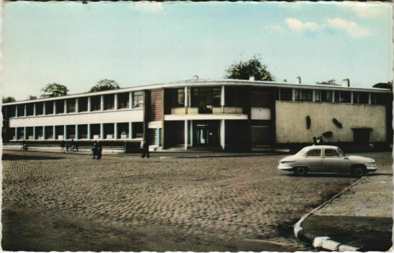 Carte postale ancienne Hazebrouck - L'Ecole Ferdinand Buisson à Hazebrouck