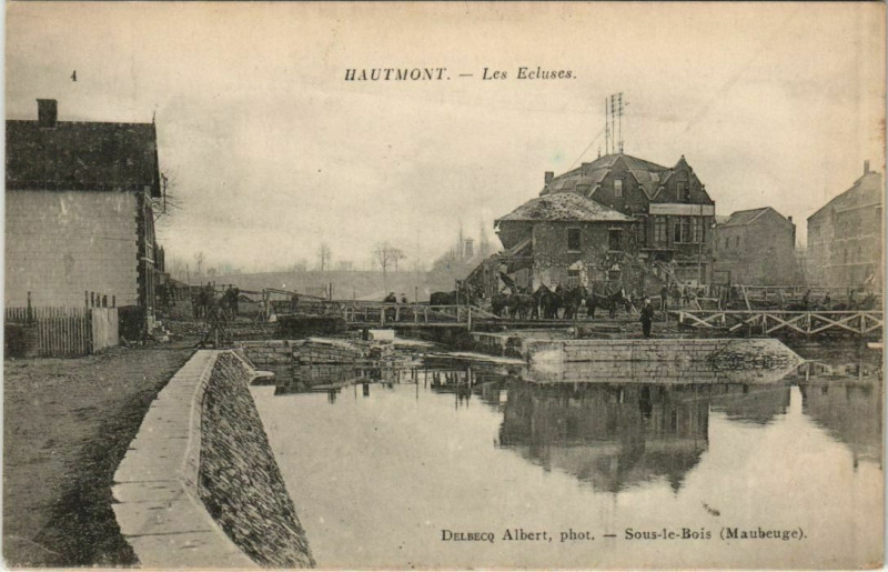 Carte postale ancienne Hautmont - Les Ecluses à Hautmont