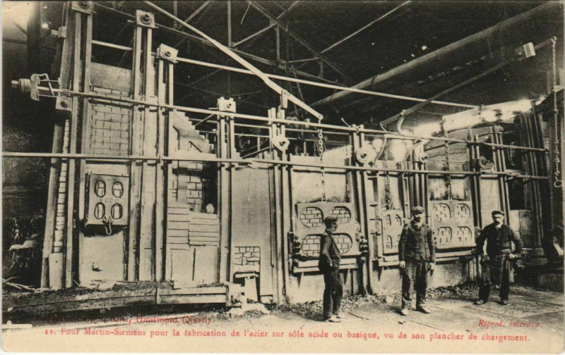Carte postale ancienne Hautmont Four Martin-Siemen pour la fabrication de l'acier sur so à Hautmont