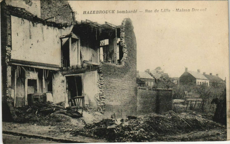 Carte postale ancienne Hazebrouck - Rue de Lille à Hazebrouck