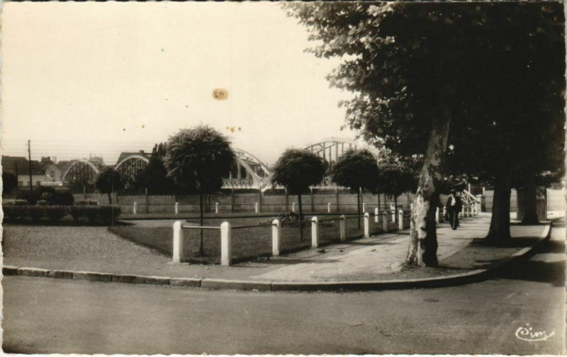 Carte postale ancienne Hazebrouck - La Passerelle à Hazebrouck