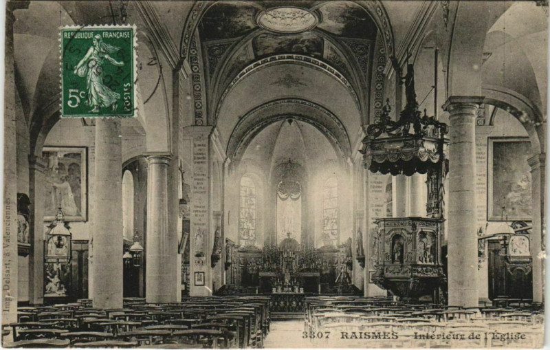 Carte postale ancienne Raismes - Interieur de l'Eglise à Raismes