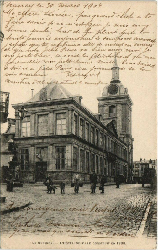 Carte postale ancienne Le Quesnoy - L'Hotel de Ville au Quesnoy