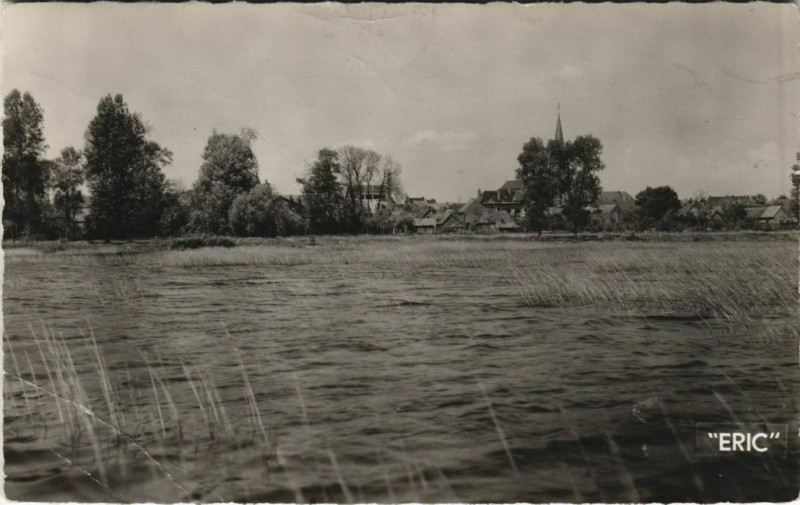 Carte postale ancienne Rumacourt - Vue sur le Marais