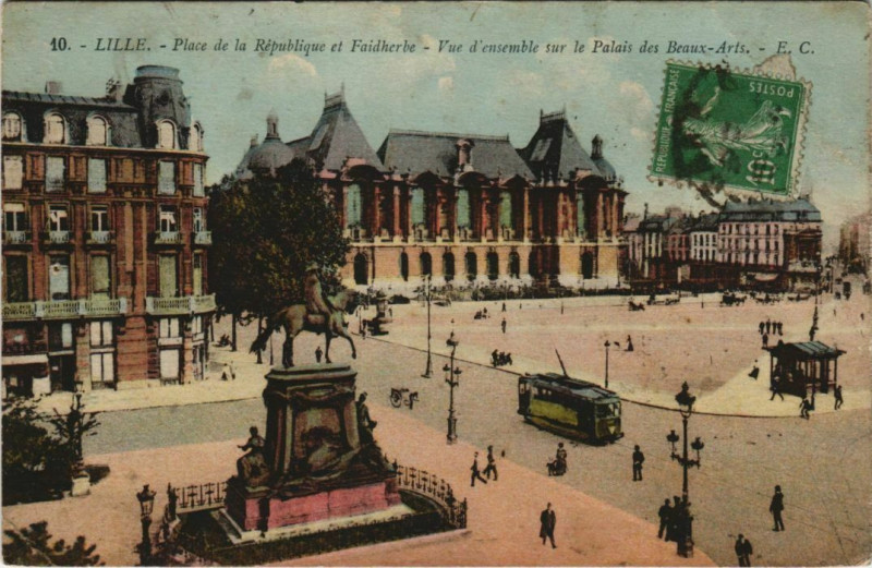 Carte postale ancienne Lille Place de la République à Lille
