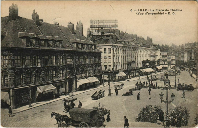 Carte postale ancienne Lille La place du Theatre à Lille