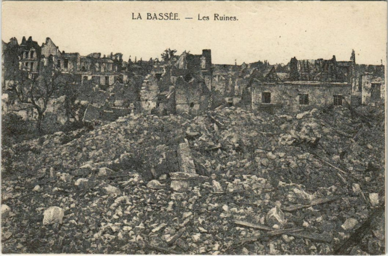 Carte postale ancienne La Bassee - Les Ruines à La Bassée