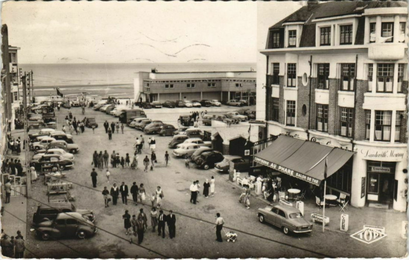 Carte postale ancienne Bray-Dunes Plage - Plce de l'Esplanade à Bray-Dunes