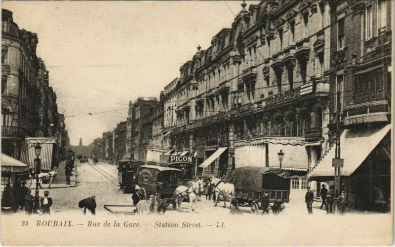 Carte postale ancienne Roubaix - Rue de la Gare à Roubaix