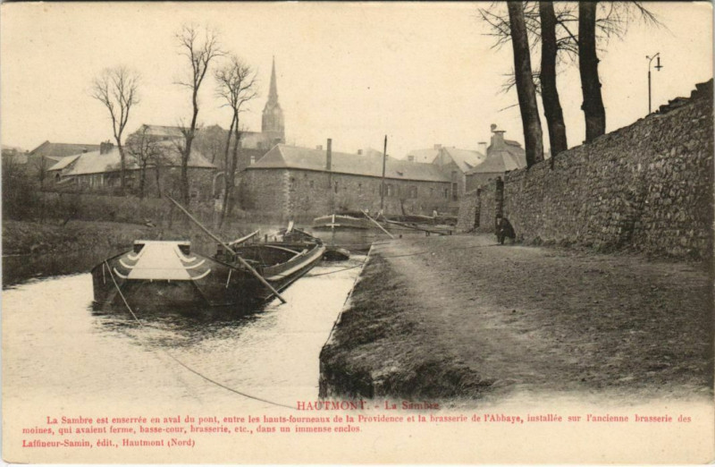Carte postale ancienne Hautmont - La Sambre à Hautmont