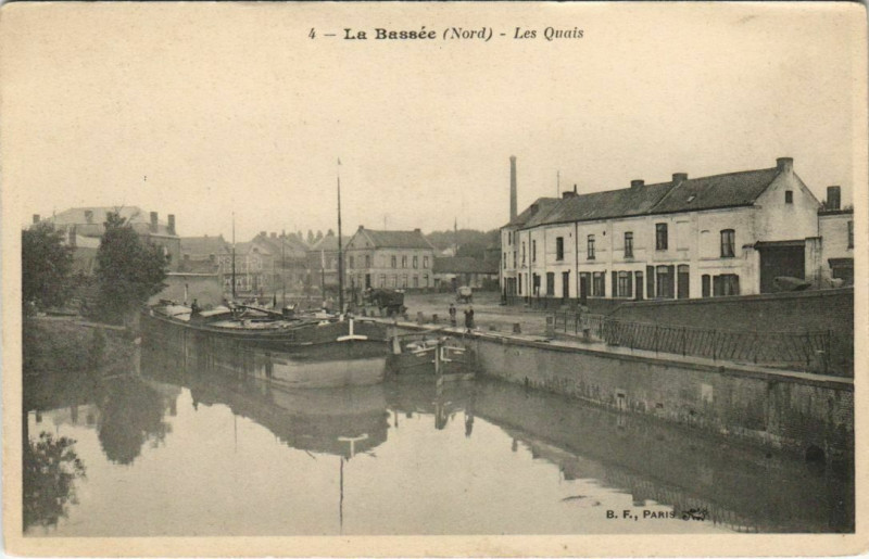Carte postale ancienne La Bassee - Les Quais à La Bassée