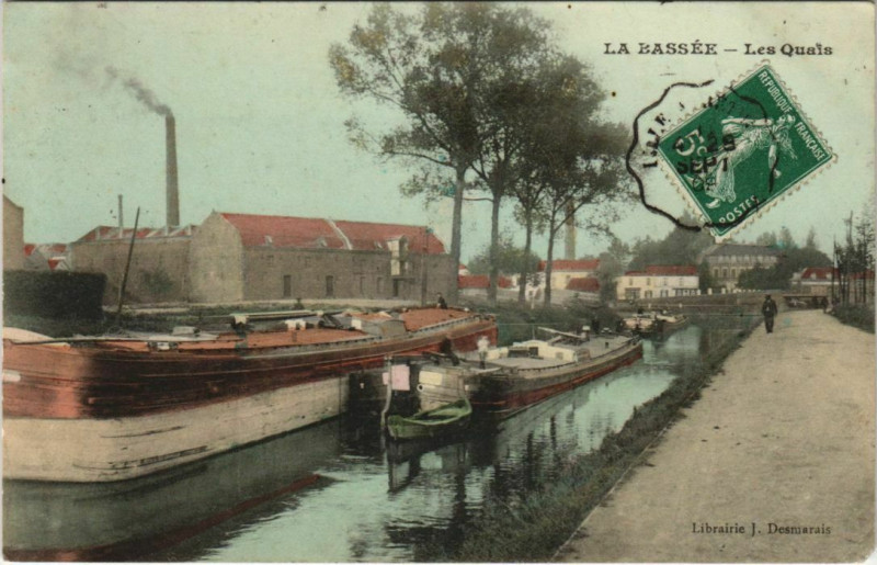 Carte postale ancienne La Bassee - Les Quais à La Bassée