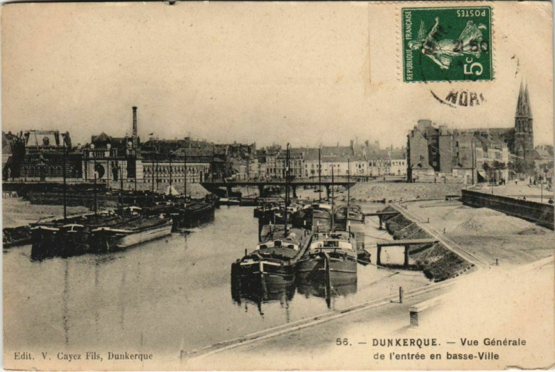 Carte postale ancienne Dunkerque - Vue générale de l'entrée en basse Ville à Dunkerque