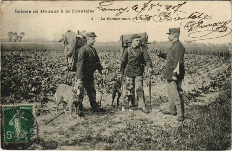 Carte postale ancienne Scenes de Douane a la Frontiere - Le Rendez-vous