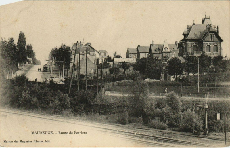 Carte postale ancienne Maubeuge - Route de Ferriere à Maubeuge