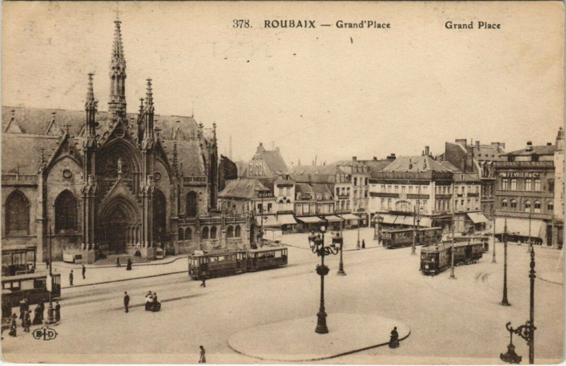Carte postale ancienne Roubaix - Grand Place à Roubaix