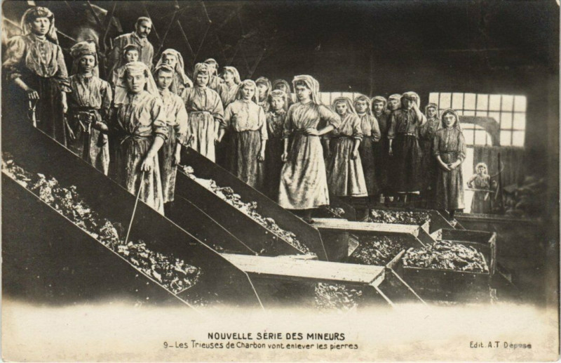 Carte postale ancienne Nouvelle serie des Mineurs