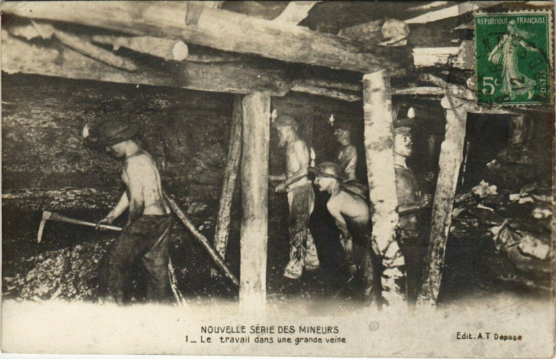 Carte postale ancienne Le travail dans une grande veine