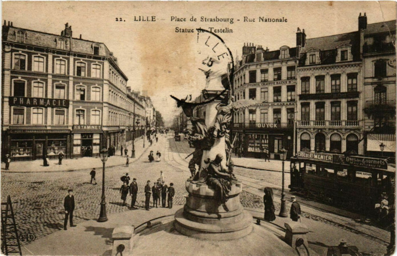 Carte postale ancienne Lille Place de Strasbourg Statue de Testelin à Lille