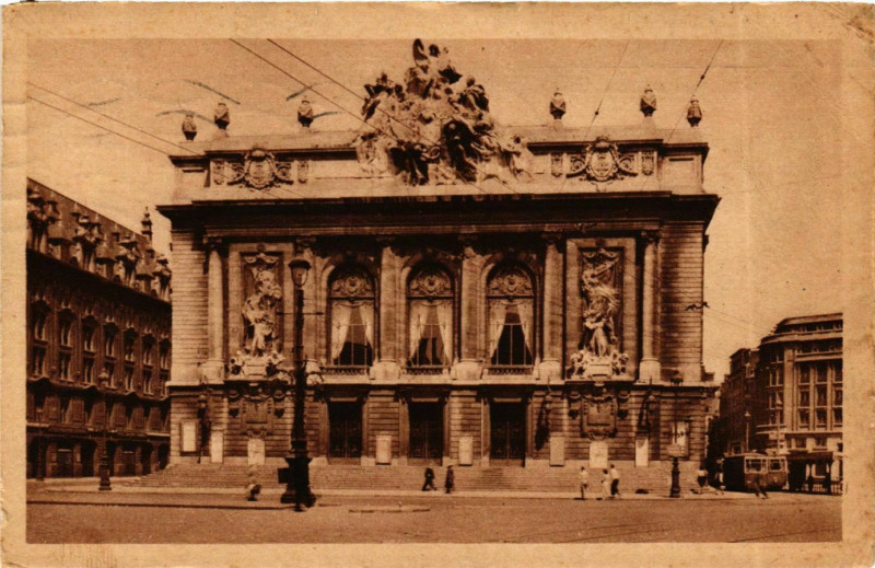 Carte postale ancienne Nord Lille Le Grand Théatre à Lille