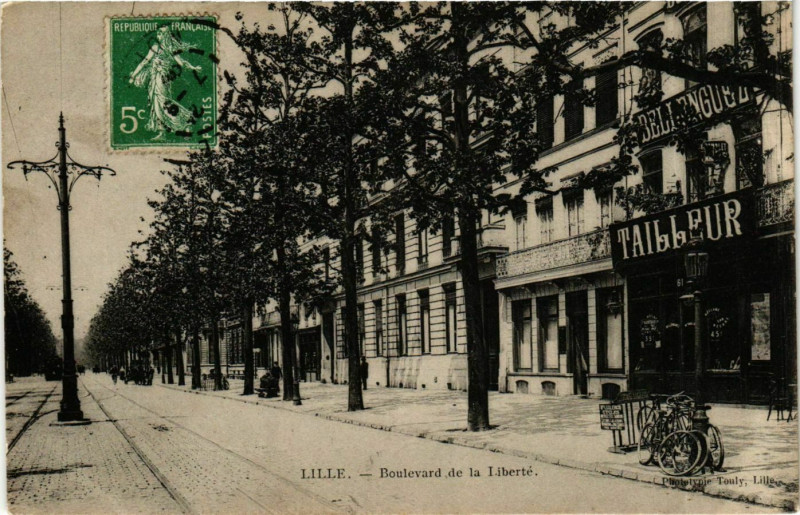 Carte postale ancienne Nord Lille Boulevard de la Liberté à Lille