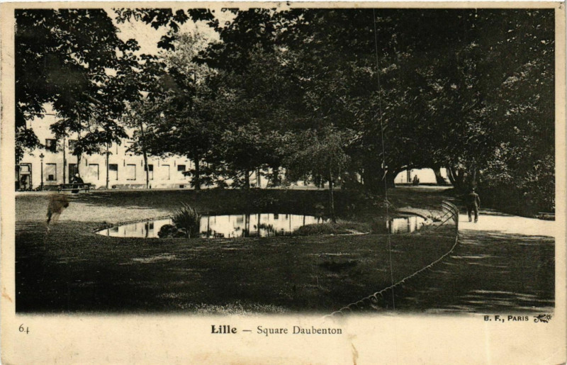 Carte postale ancienne Nord Lille Square Daubenton à Lille