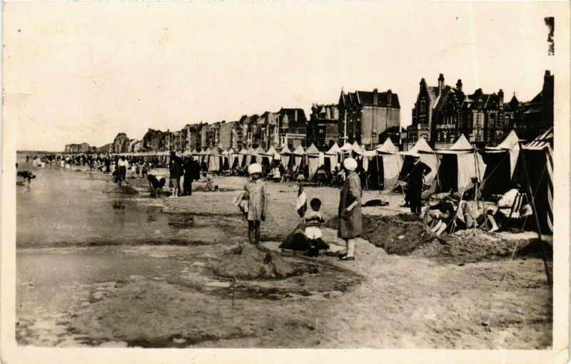 Carte postale ancienne Nord Malo-les-Bains La Plage