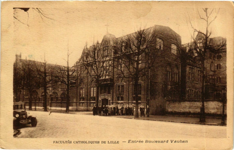 Carte postale ancienne Nord Facultés Catholiques de Lille à Lille