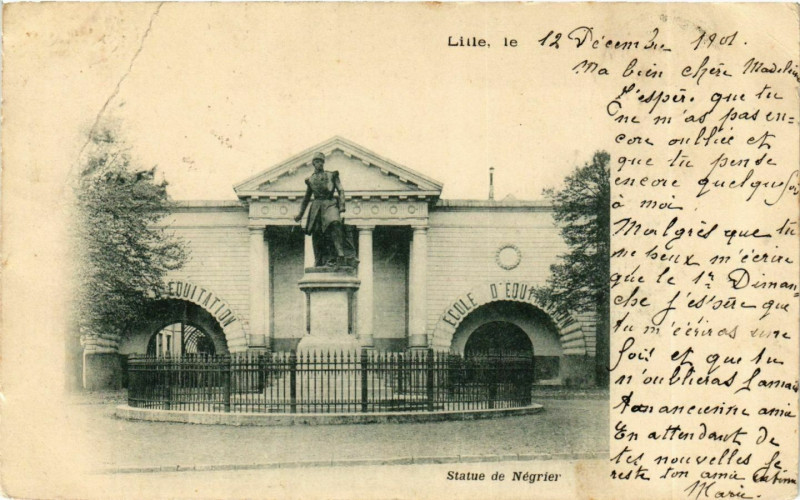 Carte postale ancienne Nord Lille La Statue de Négrier à Lille