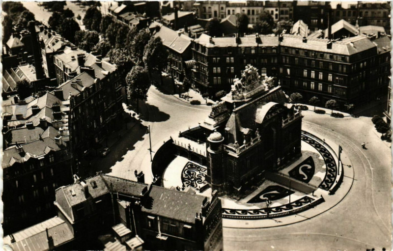 Carte postale ancienne Nord Lille Porte de Paris à Lille