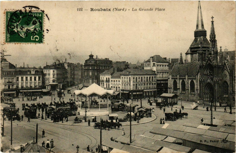 Carte postale ancienne Roubaix La Grande Place à Roubaix