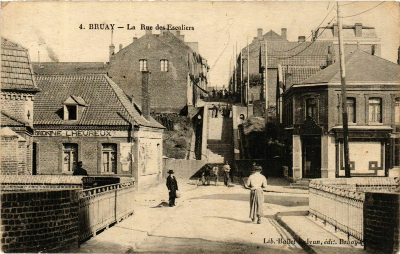 Carte postale ancienne Bruay Rue des Escaliers