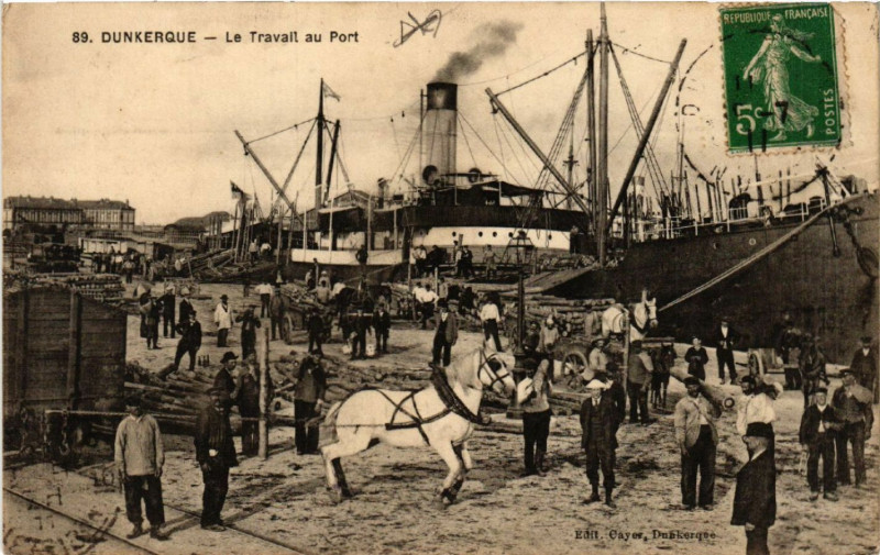 Carte postale ancienne Dunkerque - Le Travail au Port à Dunkerque