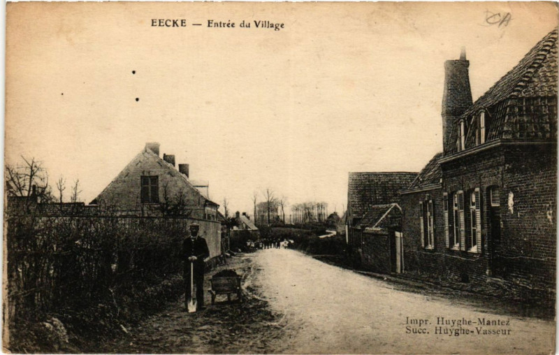 Carte postale ancienne éecke - Entrée du Village à Eecke