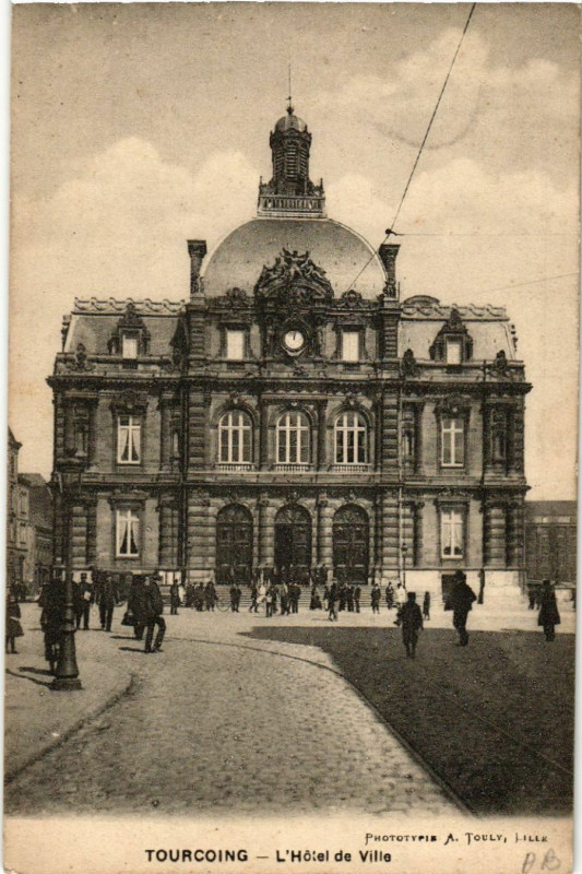 Carte postale ancienne Tourcoing - L'Hotel de Ville à Tourcoing