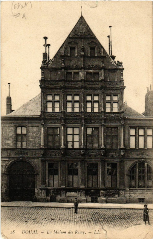 Carte postale ancienne Douai - La Maison des Remy à Douai