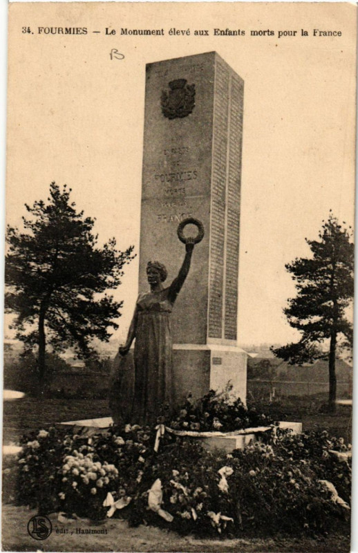 Carte postale ancienne Fourmies - Le Monument eleve aux Enfants morts pour la France à Fourmies
