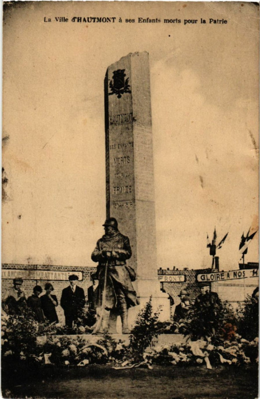 Carte postale ancienne Ville d'Hautmont a ses Enfants morte pour la Patrie à Hautmont