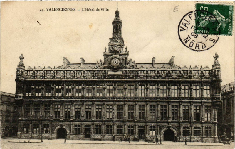 Carte postale ancienne Valenciennes - L'Hotel de Ville à Valenciennes