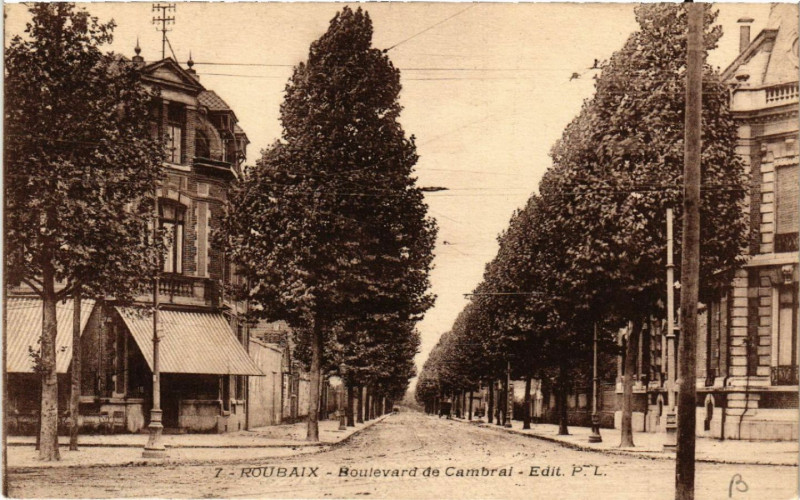 Carte postale ancienne Roubaix - Boulevard de Cambrai à Roubaix