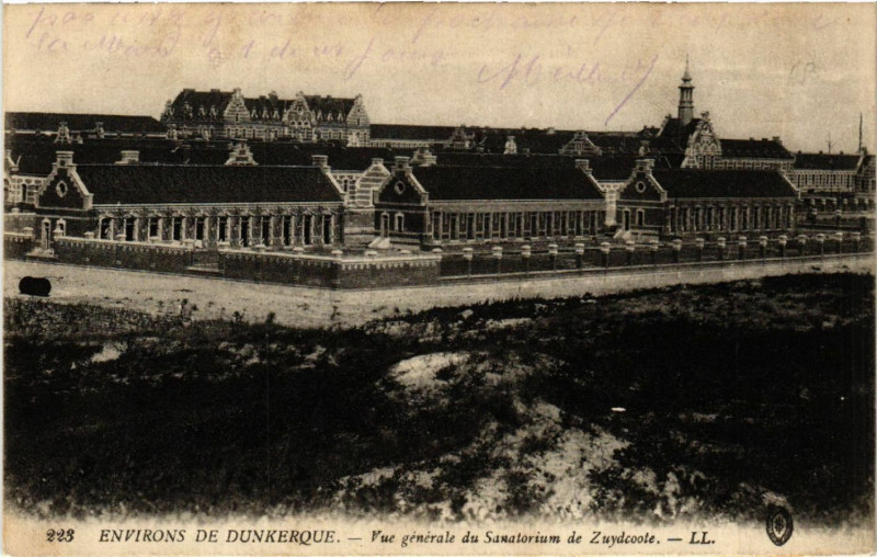 Carte postale ancienne Env. de Dunkerque - Vue générale du Sanatorium de Zuydcoote à Dunkerque