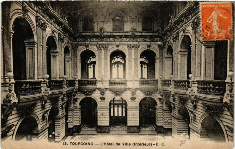 Carte postale ancienne Tourcoing - L'Hotel de Ville (interieur) à Tourcoing