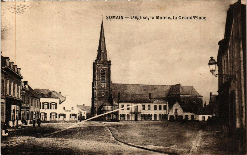 Carte postale ancienne Somain - L'Eglise la Mairie la Grand'Place à Somain