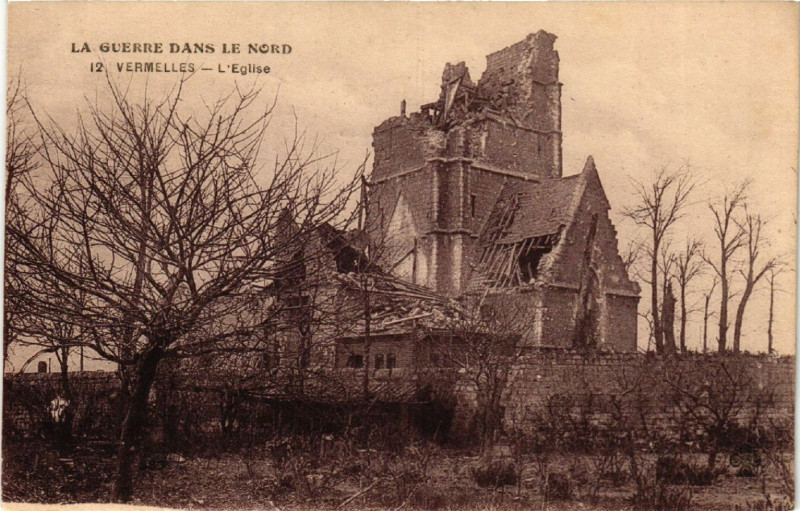 Carte postale ancienne La Guerre Dans le Nord - Vermelles - L'Eglise à Erre