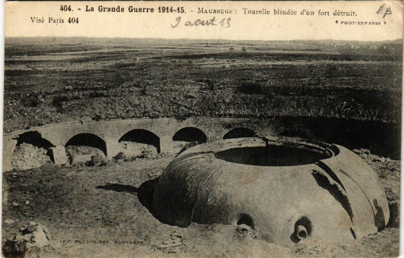 Carte postale ancienne La Grande Guerre 1914-18 - Maubeuge - Tourelle blindée d'un fort à Maubeuge