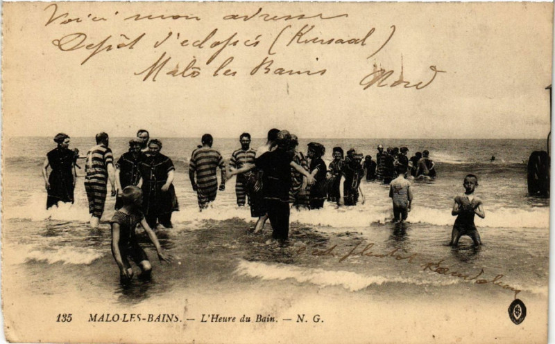 Carte postale ancienne Malo-les-Bains - L'Heure du Bain
