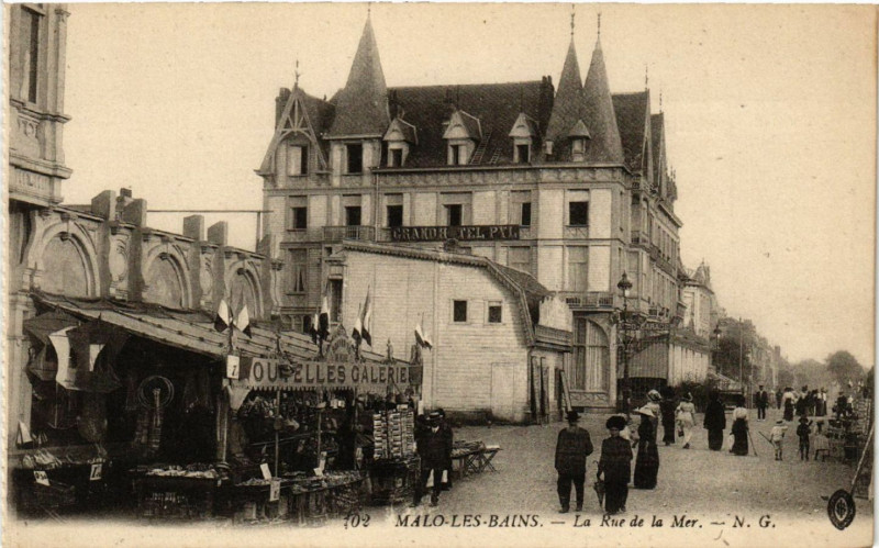 Carte postale ancienne Malo-les-Bains - La Rue de la Mer