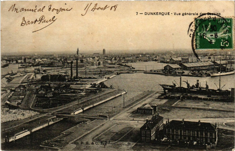 Carte postale ancienne Dunkerque - Vue générale des Bassins à Dunkerque