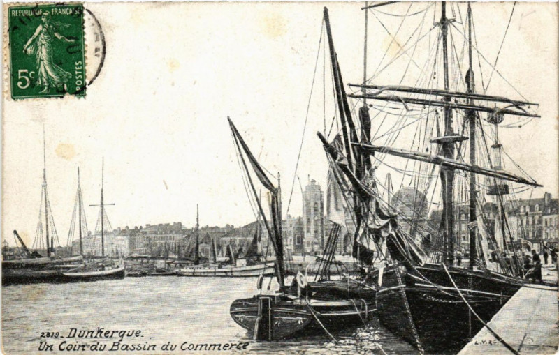 Carte postale ancienne Dunkerque - Un Coire Bassin du Comerce à Dunkerque